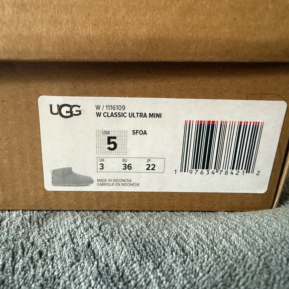 UGG Women's Classic Ultra Mini Booties - Picture 7 of 7
